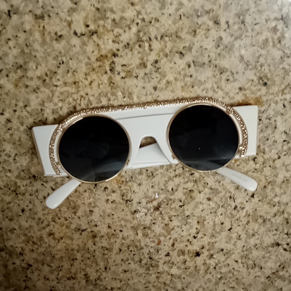 Sun glasses